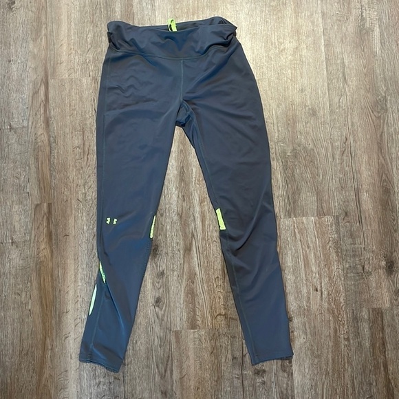 Under armor leggings ! - Picture 1 of 5